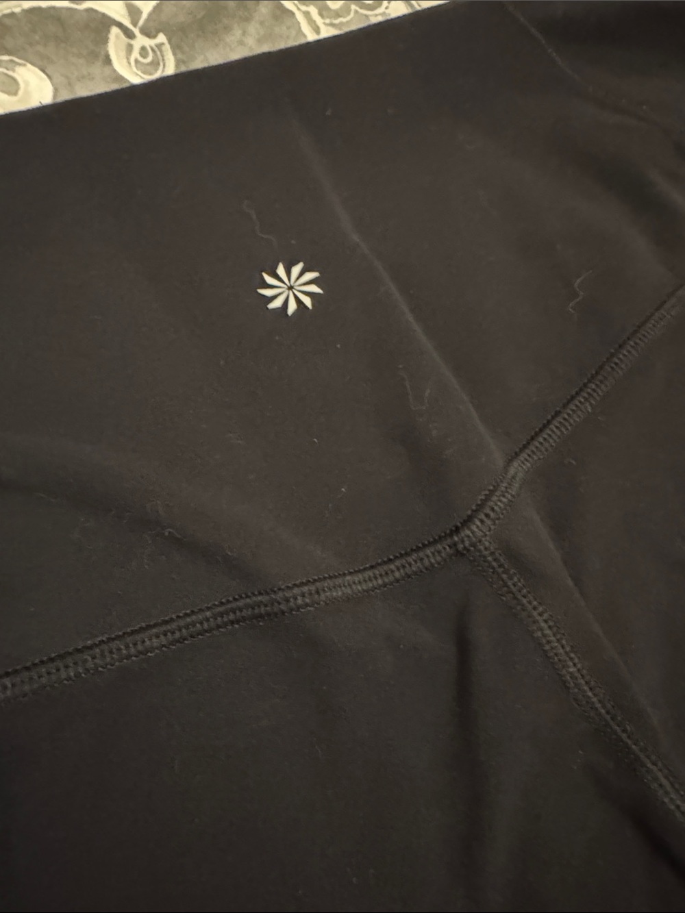 Athleta XL Salutation Stash Pocket II 7:8 Tight